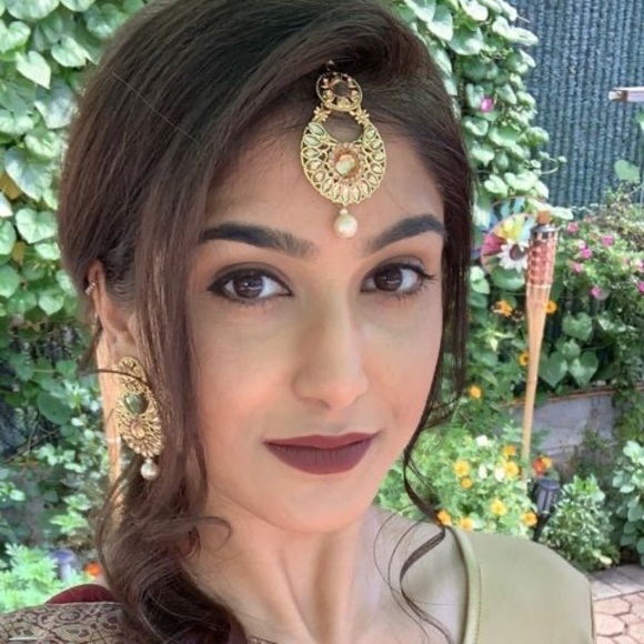 Meet your Posher, Sara - Picture 1 of 1